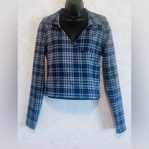 Belle Du Jour Junior's Cropped Long Sleeve Collars Knit Blue Plaid Top Large